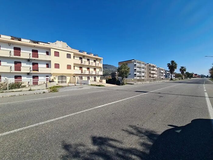 Appartamento bilocale in vendita in Strada Statale Tirrena Inferiore, Falerna