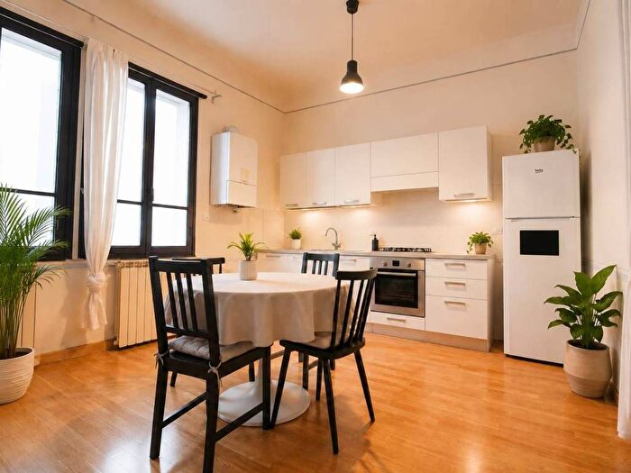 Appartamento trilocale in affitto in Via Maffia, Santo Spirito, Firenze