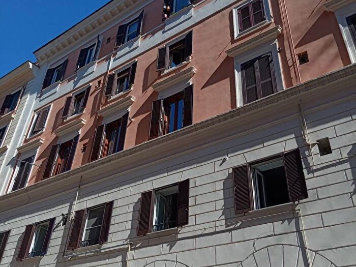 Appartamento monolocale in affitto in Via Luca della Robbia, Testaccio, Roma