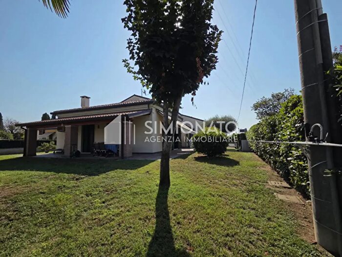 Casa con 5 locali in vendita in Via Esuli Giuliano Dalmati, Spinea