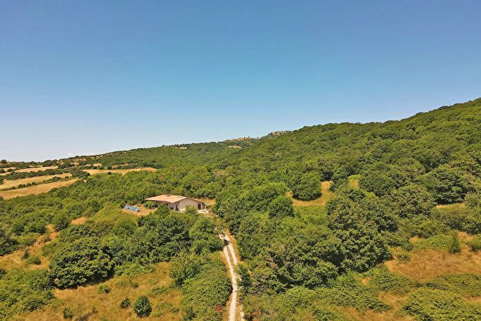 Casa bilocale in vendita in Roccalbegna