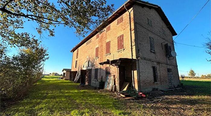 Casa con 8 locali in vendita in Soliera Via Morello di Mezzo, Soliera