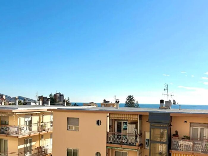 Appartamento quadrilocale in vendita in Via Aurelia Ponente, Taggia