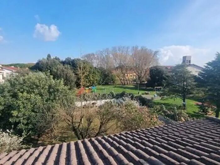 Casa con 15 locali in vendita in Pisa