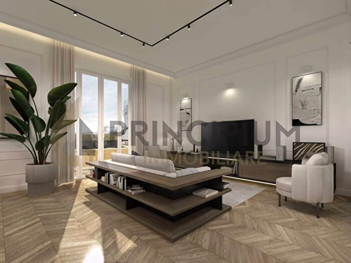 Appartamento trilocale in vendita in Via Archimede Roma, Roma