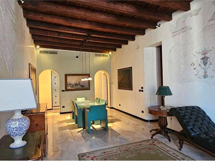 Appartamento con 5 locali in affitto in Centro Storico, Verona