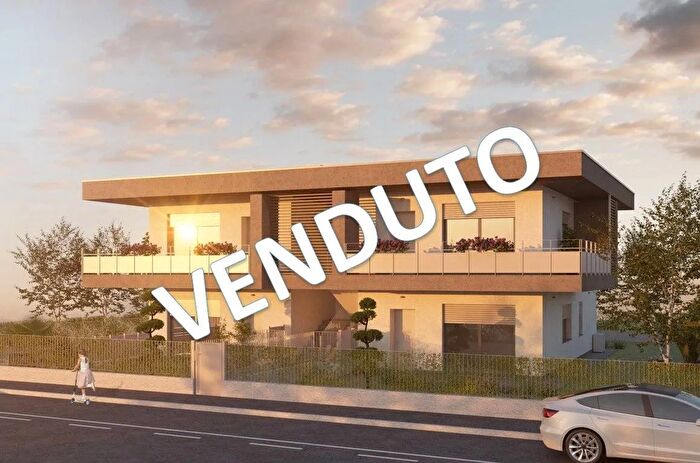 Appartamento trilocale in vendita in Via Ugo Foscolo Urgnano, Urgnano