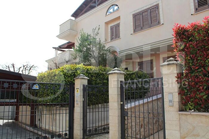 Casa con 5 locali in vendita in Via Carabiniere di Gennaro, Canosa Di Puglia