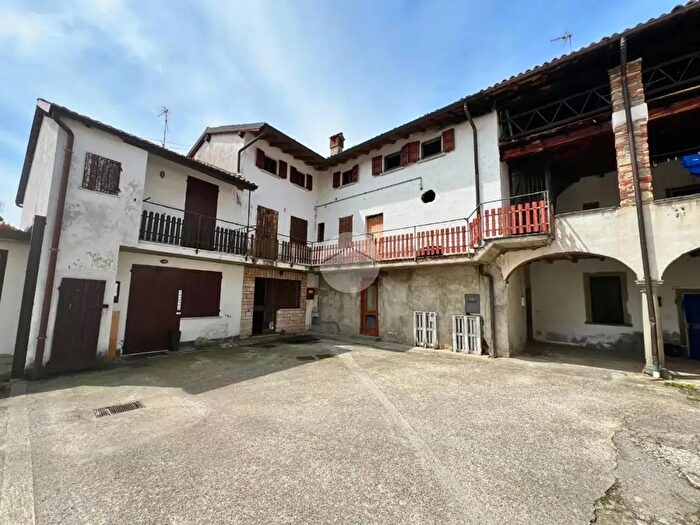 Casa con 5 locali in vendita in Via a Diaz, Credaro
