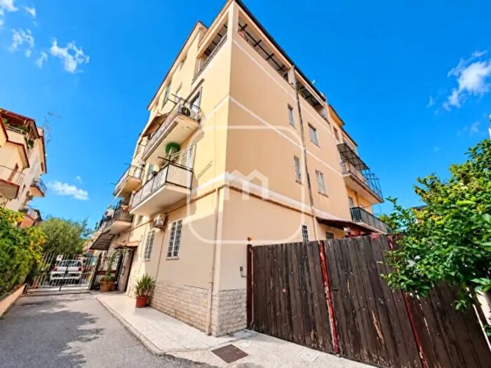 Appartamento trilocale in vendita in Via Nicola Maria Nicolai, Roma