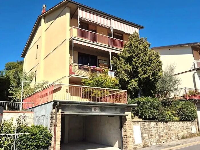 Appartamento con 9 locali in vendita in Via Giacomo Matteotti, Pontassieve