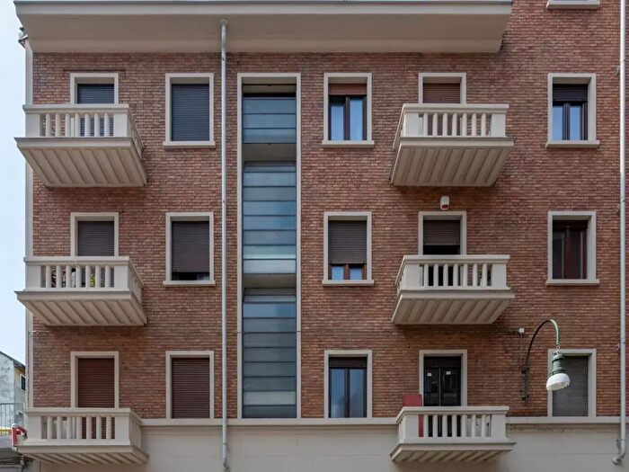 Appartamento bilocale in vendita in Via Modena, Torino
