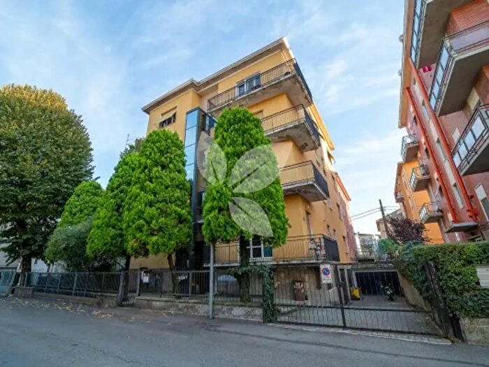 Appartamento quadrilocale in vendita in Via Ferdinando Galli Bibiena, Parma