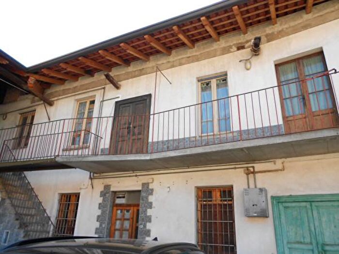 Casa con 6 locali in vendita in Via Volontari della Libertà, Canegrate