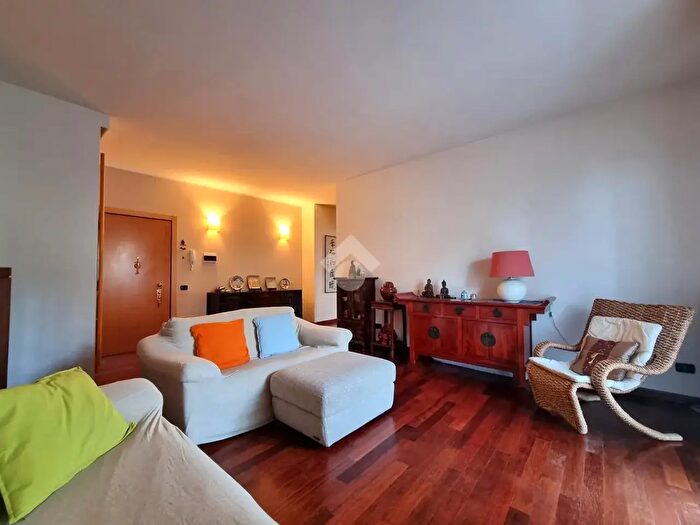 Appartamento trilocale in vendita in Via Don Minzoni, Carugate