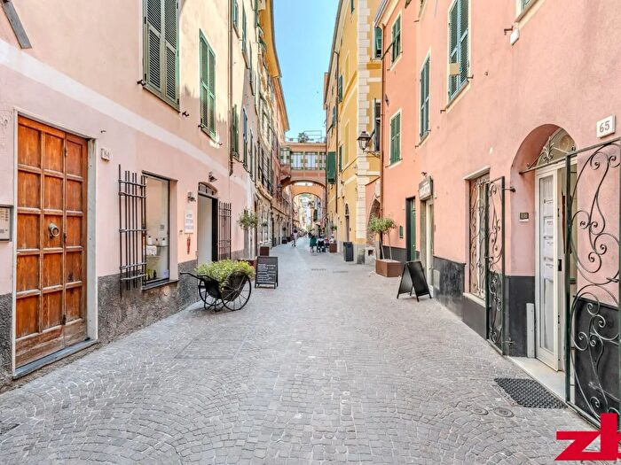 Appartamento quadrilocale in vendita in Via Aicardi, Celle Ligure
