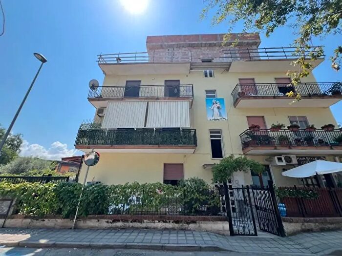 Appartamento trilocale in vendita in Via Calcedonio Giordano, Agropoli