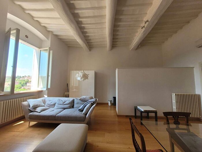 Appartamento quadrilocale in affitto in Via Ulisse Rocchi, Centro Storico, Perugia