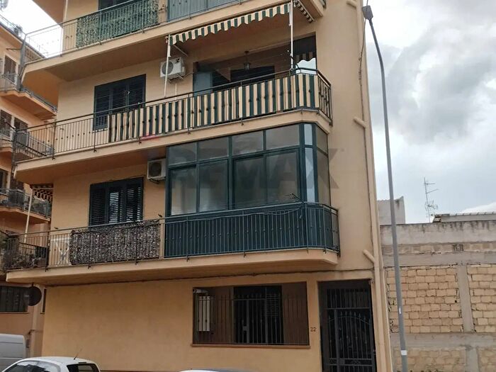 Appartamento con 7 locali in vendita in Via Serradifalco, Bagheria