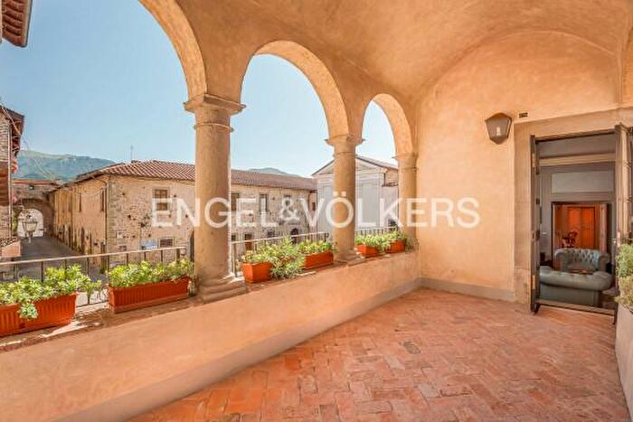 Casa con 6 locali in vendita in Piazza Fatebenefratelli, Villafranca In Lunigiana