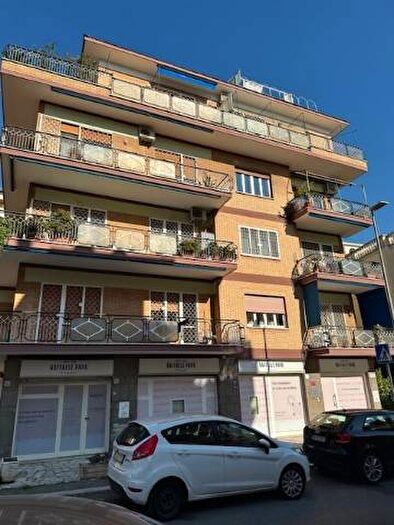 Appartamento trilocale in affitto in Via Emilio Praga, Talenti Monte Sacro, Roma