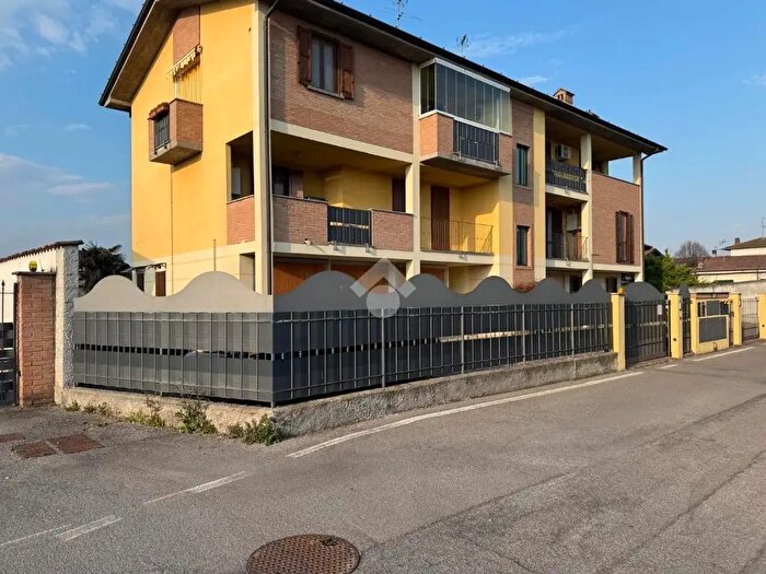 Appartamento trilocale in vendita in Via Caduti di Nassiriya, Vailate