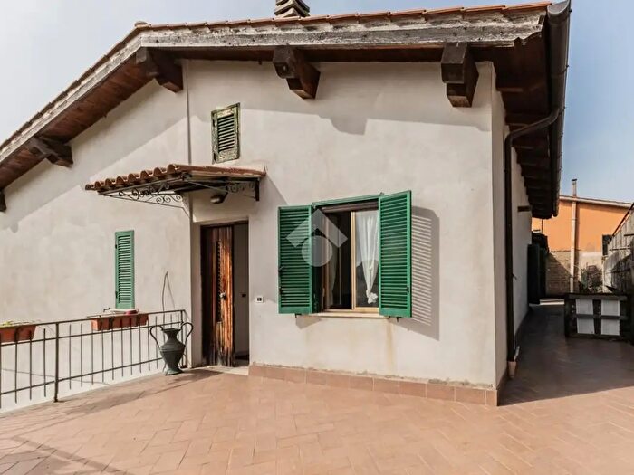 Appartamento quadrilocale in vendita in Via dei Bersaglieri, Capranica