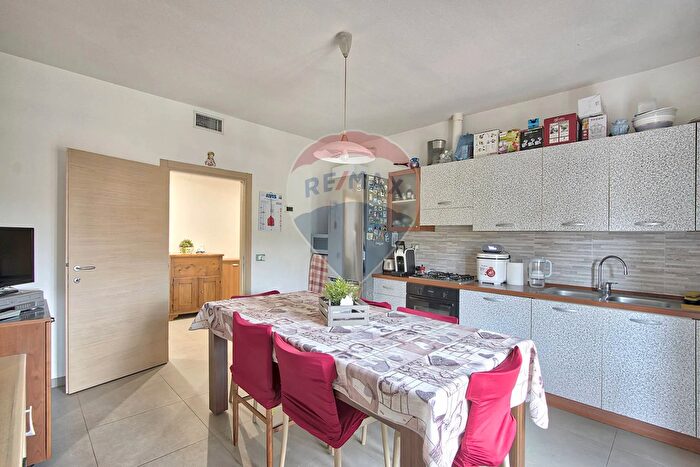 Appartamento con 5 locali in vendita in Via Martiri dellOreno, Loro Ciuffenna