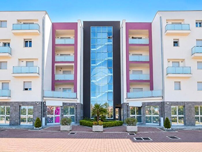 Appartamento con 5 locali in vendita in Via Giovanni Gronchi, Montalto Uffugo