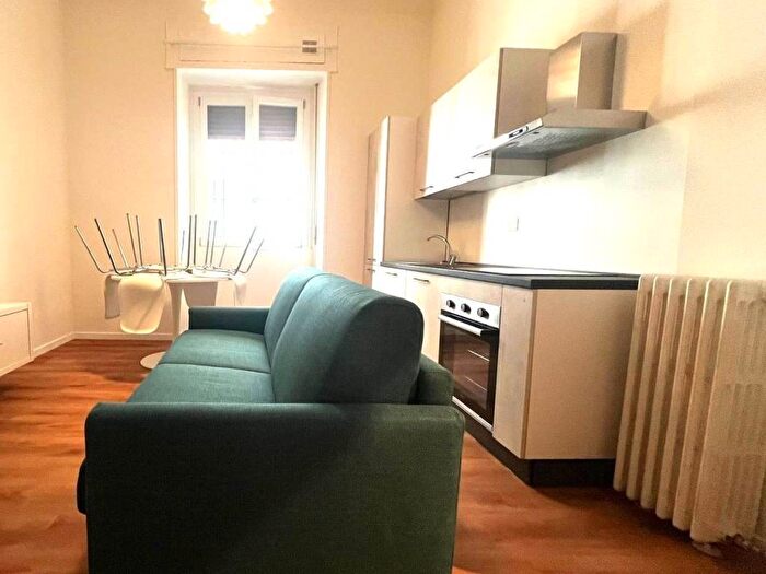 Appartamento trilocale in affitto in Via Sofonisba Anguissola, Gambara, Milano