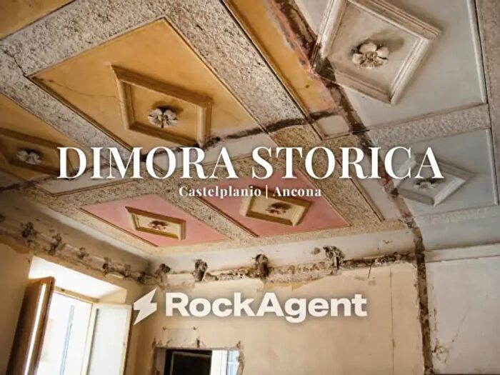 Casa con 6 locali in vendita in Via Sabatucci, Castelplanio