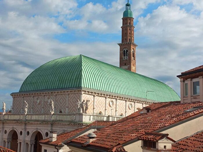 Appartamento quadrilocale in affitto in Contra' Giacomo Orefice, Centro Storico, Vicenza