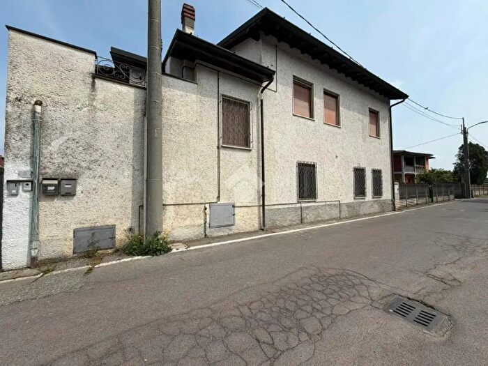 Casa trilocale in vendita in Via Raffaello Sanzio, Capralba
