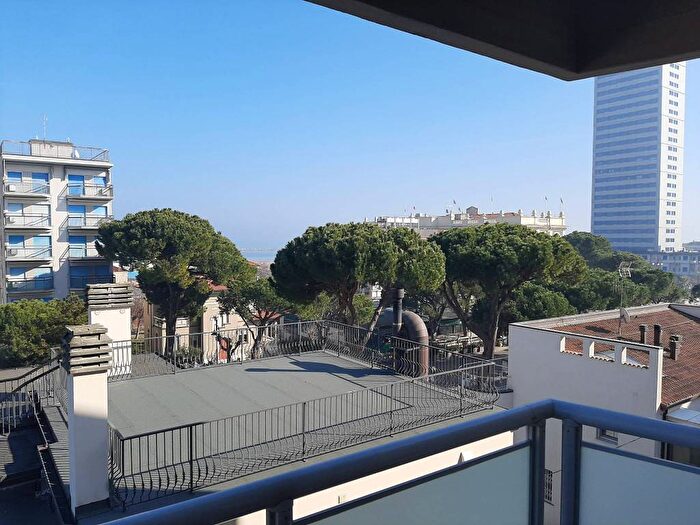 Appartamento trilocale in affitto in Viale dei Mille, Cesenatico Levante, Cesenatico