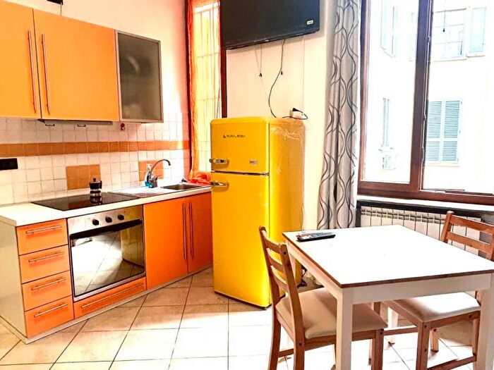 Appartamento monolocale in affitto in Via Carlo Farini, Isola, Milano