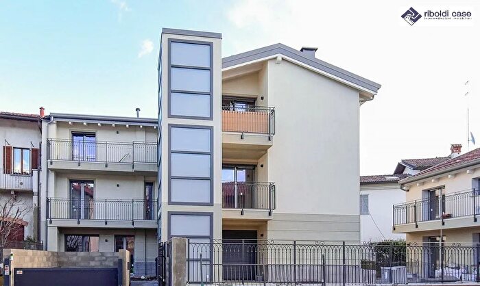 Appartamento trilocale in vendita in Giussano