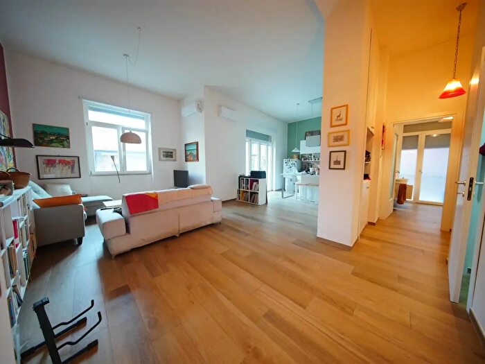 Appartamento quadrilocale in vendita in Via Conte di Torino, Catania