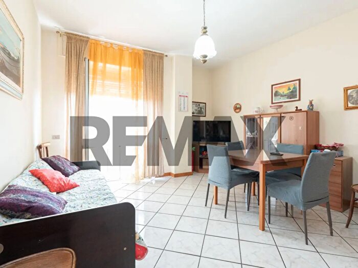 Appartamento con 10 locali in vendita in Via Canonico Bascetta, Adrano