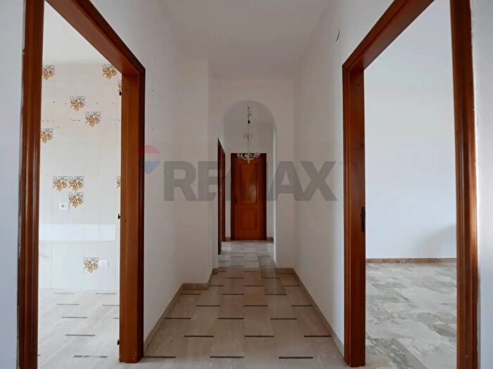 Appartamento trilocale in vendita in Via Giugno, Toritto