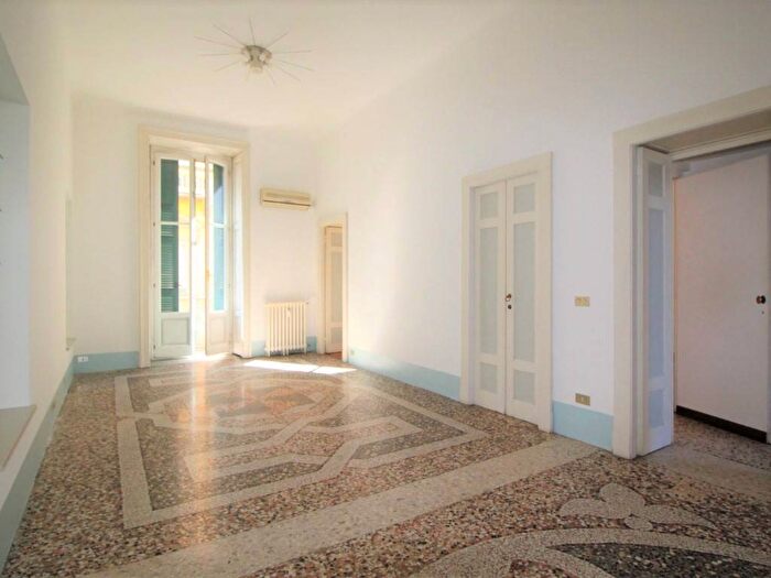 Appartamento trilocale in affitto in Via Solferino, Moscova, Milano