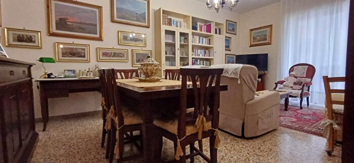 Appartamento quadrilocale in vendita in Massa