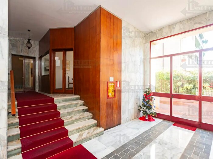 Appartamento trilocale in vendita in Viale Sarca, Milano