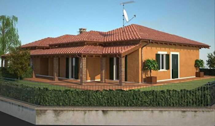 Casa quadrilocale in vendita in Corso Acqui, Nizza Monferrato