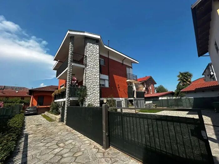 Casa con 6 locali in vendita in Via Rondissone, Chivasso