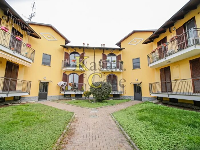 Appartamento trilocale in vendita in Via Giovanni Faldella, Crescentino