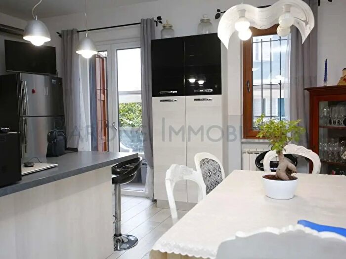 Casa con 6 locali in vendita in Via Mulazzo, Carrara