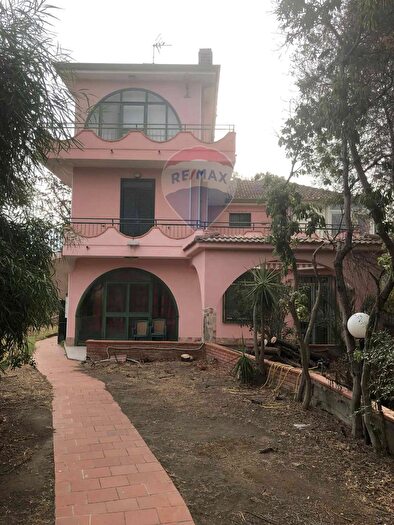 Appartamento con 5 locali in vendita in Via Santa Margherita, Misterbianco