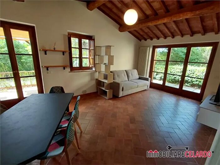 Casa bilocale in vendita in Colle Di Val D'Elsa