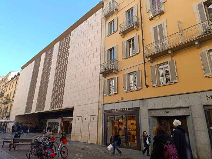 Casa quadrilocale in affitto in Via Luigi Lagrange, Via Roma, Torino