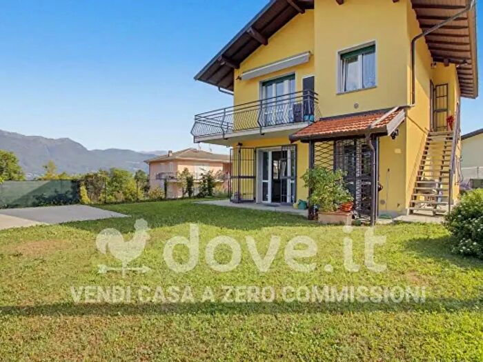 Casa con 6 locali in vendita in Via Bonina, Porto Valtravaglia